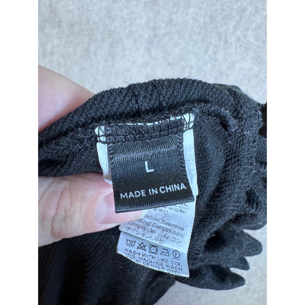 k159. Acid Wash Black Cropped Ruffle Hem Sweatshirt Large Long Sleeve Scoop Neck - Picture 4 of 4